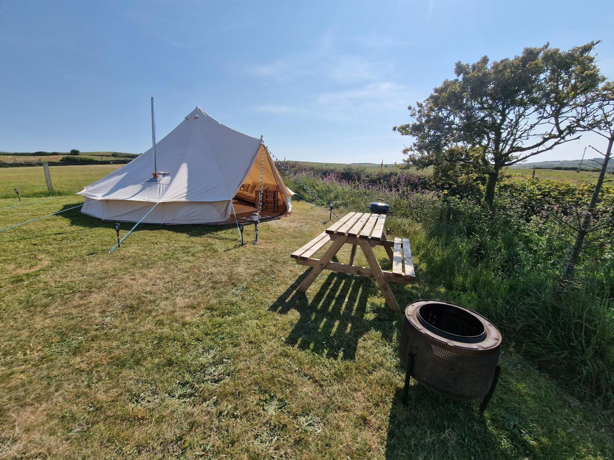 Beautiful 1-Bed Bell Tent In הוליהד מראה חיצוני תמונה