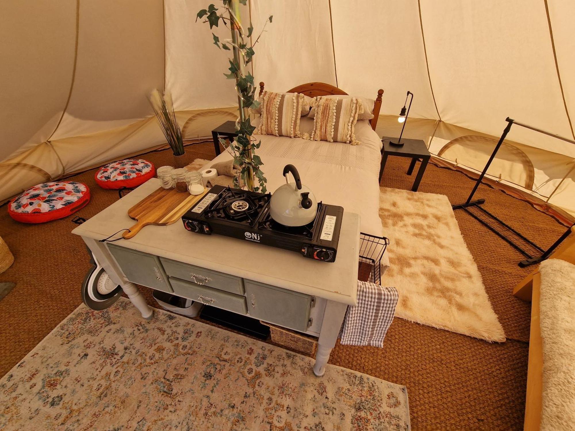 Beautiful 1-Bed Bell Tent In הוליהד מראה חיצוני תמונה