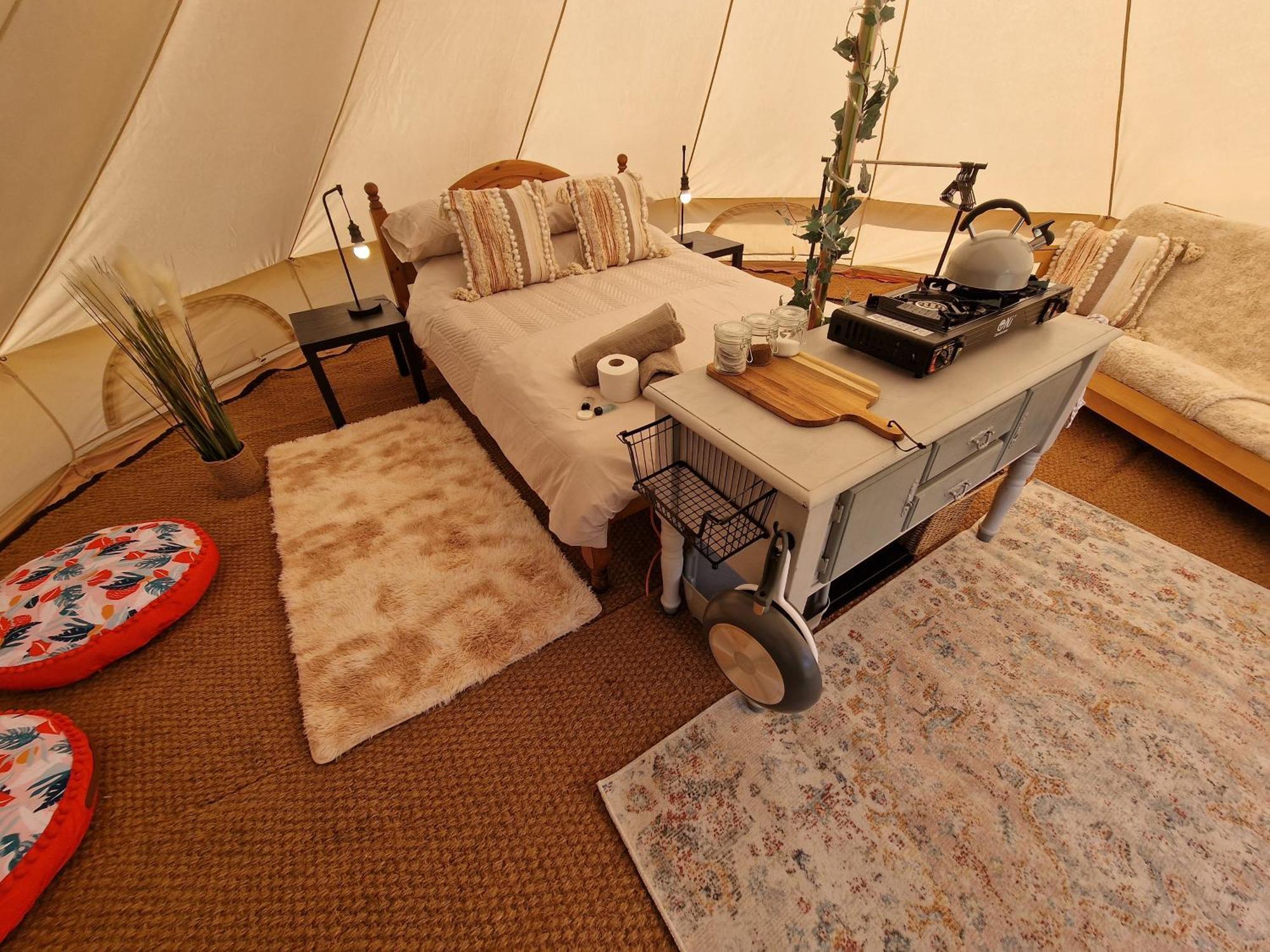 Beautiful 1-Bed Bell Tent In הוליהד מראה חיצוני תמונה